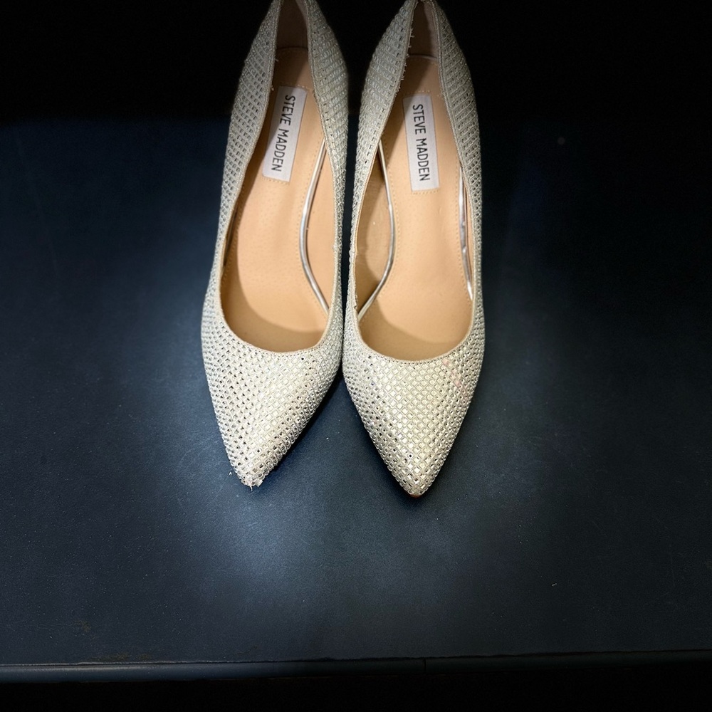 Steve Madden Cream Pointed-Toe Heels